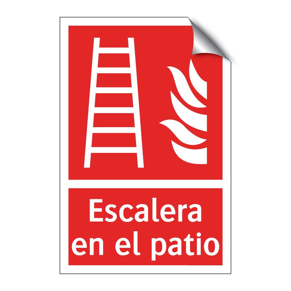 Escalera en el patio