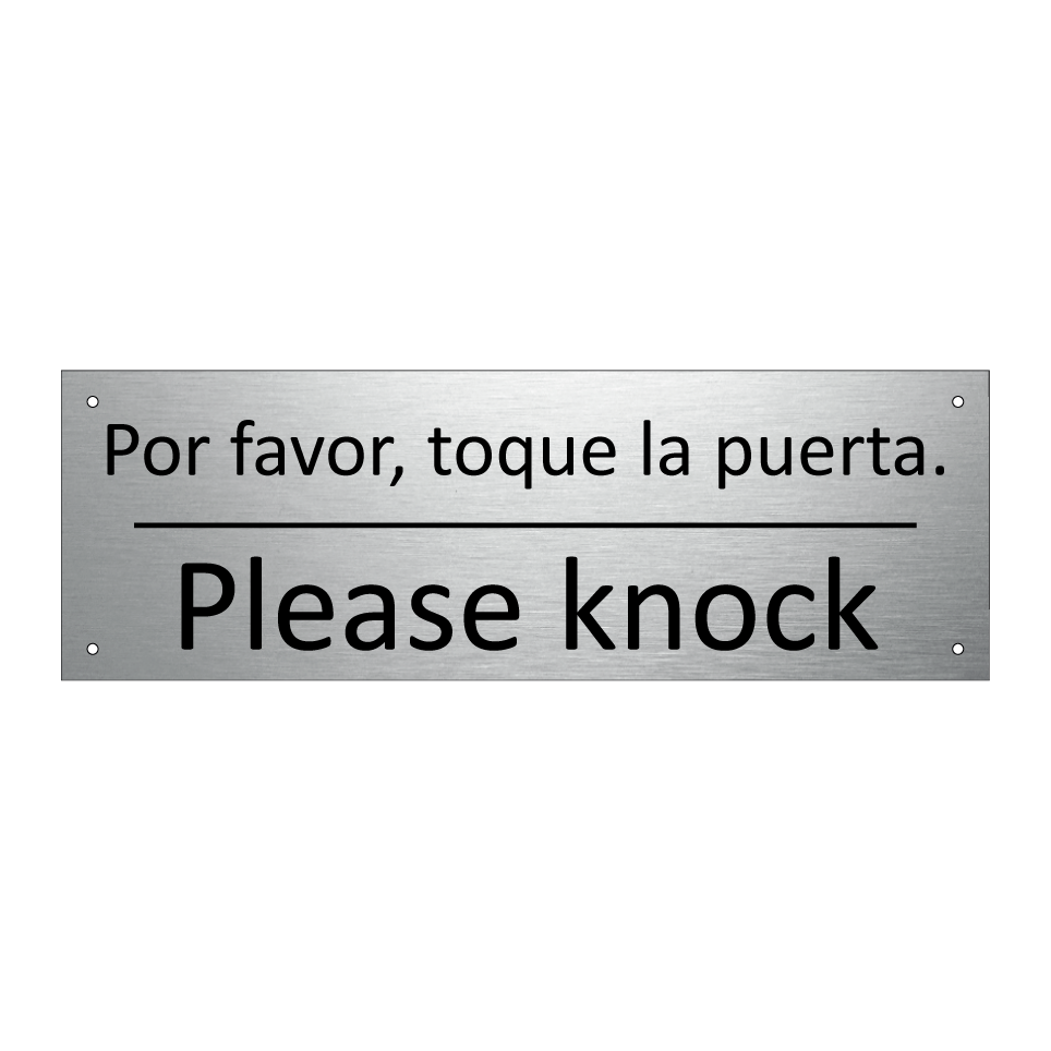 Por favor, toque la puerta. - Please knock