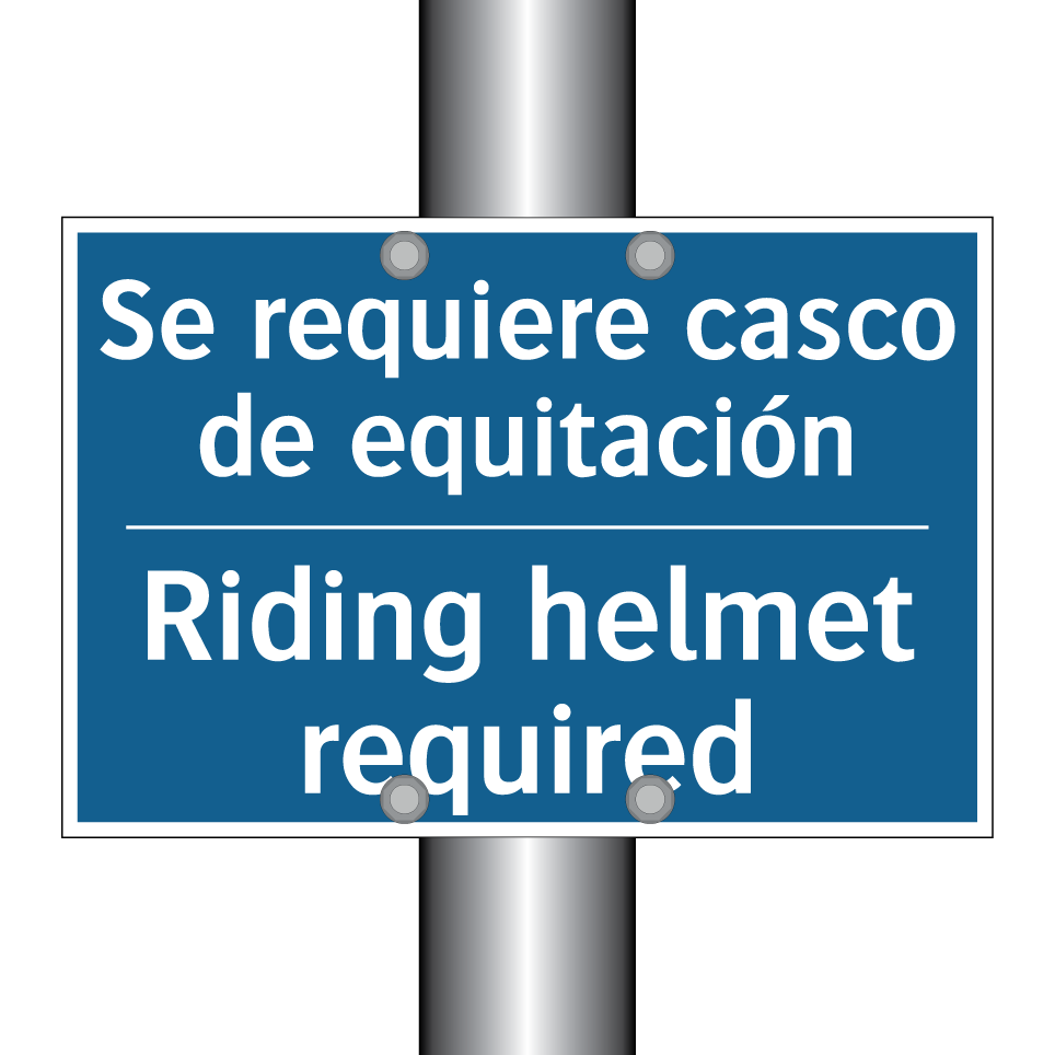 Se requiere casco de equitación /.../ - Riding helmet required