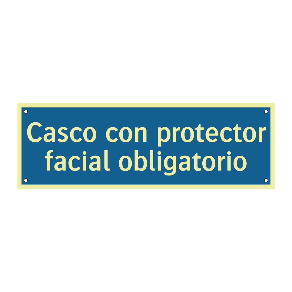 Casco con protector facial obligatorio