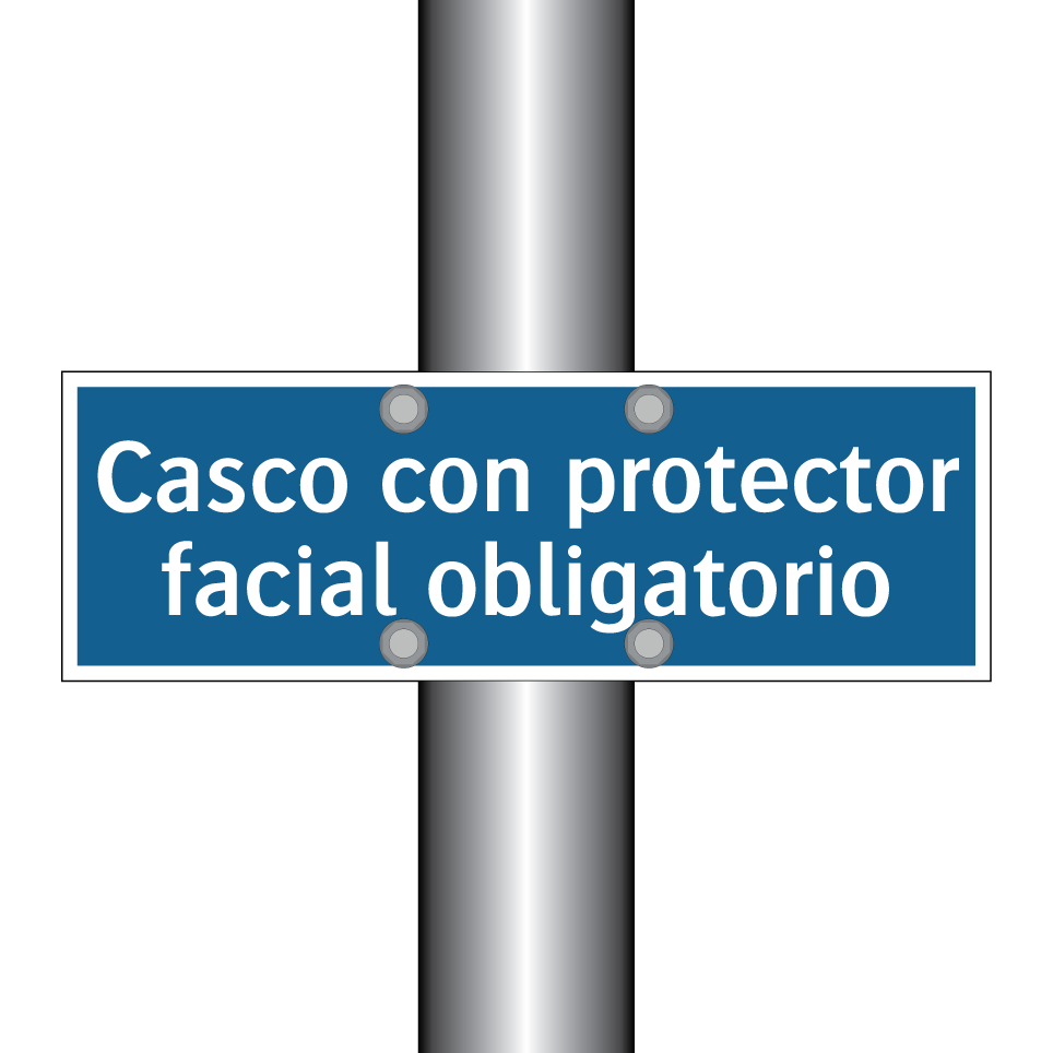 Casco con protector facial obligatorio