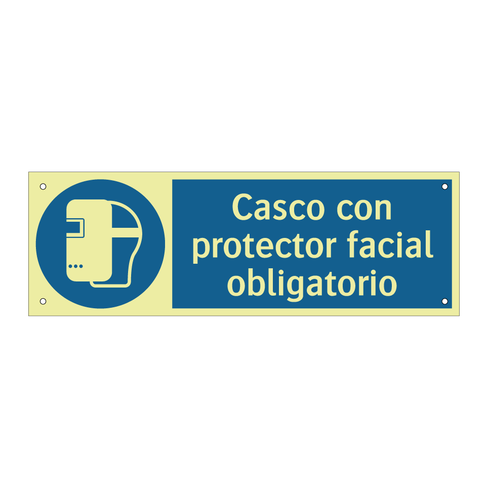 Casco con protector facial obligatorio