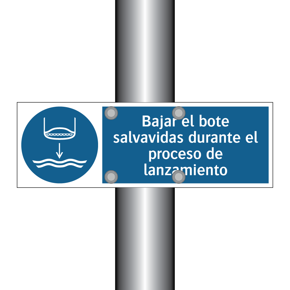 Bajar el bote salvavidas durante el proceso de lanzamiento