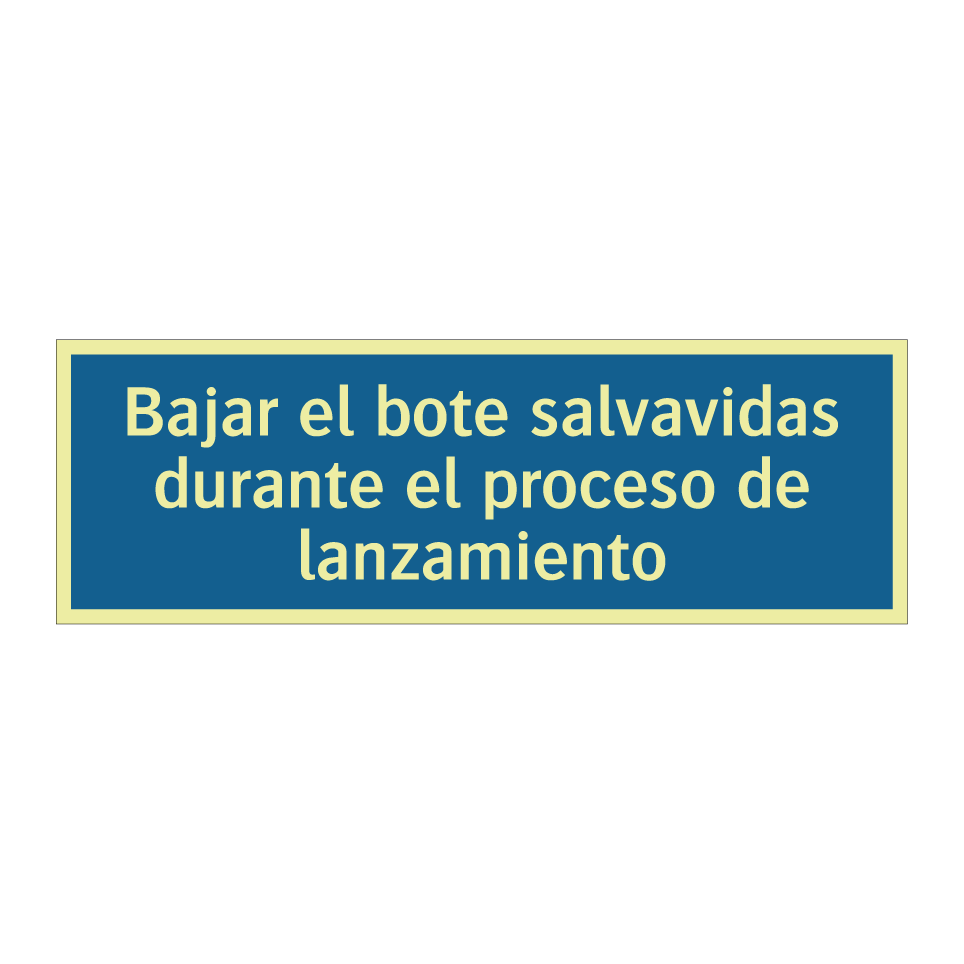 Bajar el bote salvavidas durante el proceso de lanzamiento