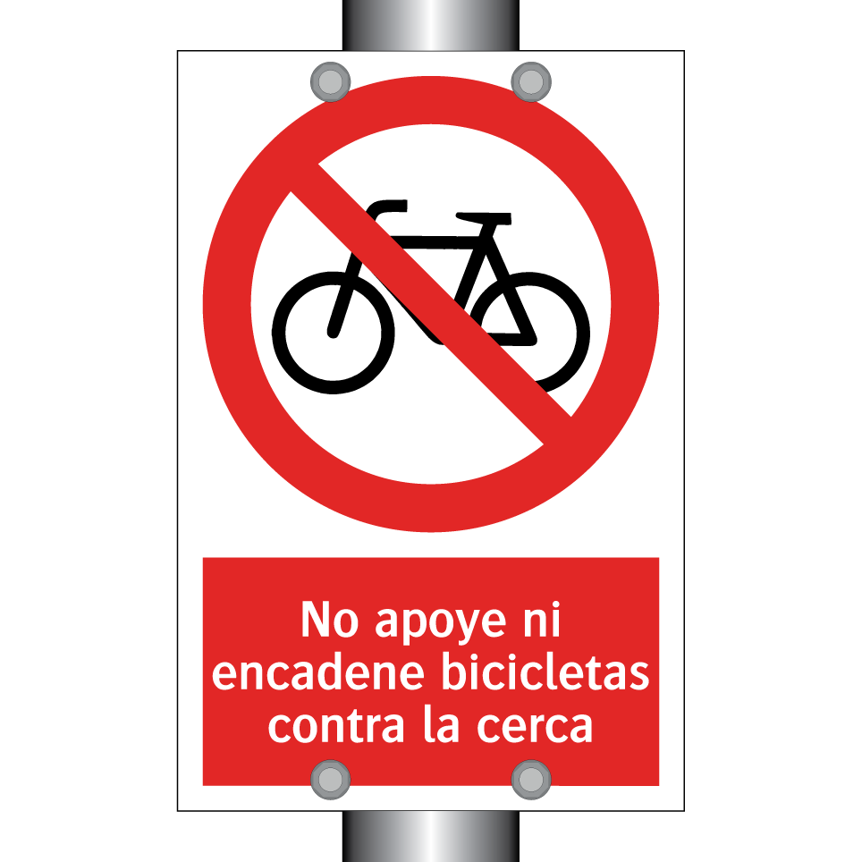 No apoye ni encadene bicicletas contra la cerca