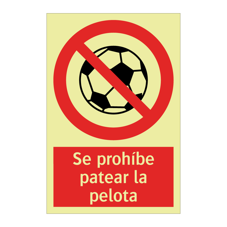 Se prohíbe patear la pelota