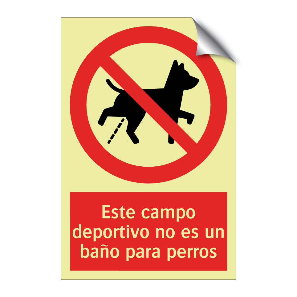 Este campo deportivo no es un baño para perros