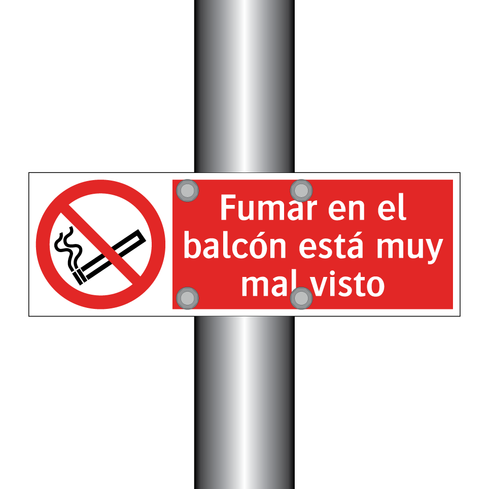 Fumar en el balcón está muy mal visto