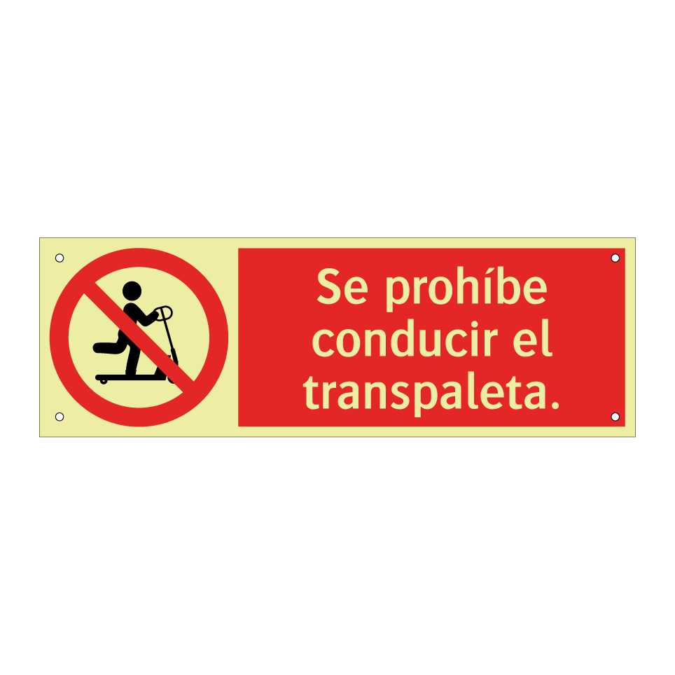 Se prohíbe conducir el transpaleta.