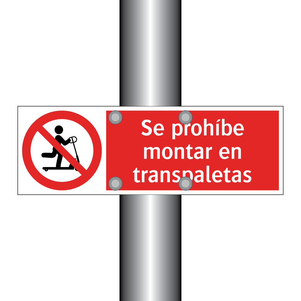Se prohíbe montar en transpaletas