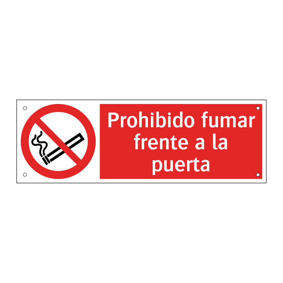Prohibido fumar frente a la puerta