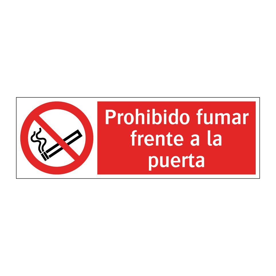 Prohibido fumar frente a la puerta