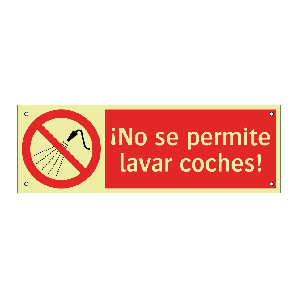 ¡No se permite lavar coches!