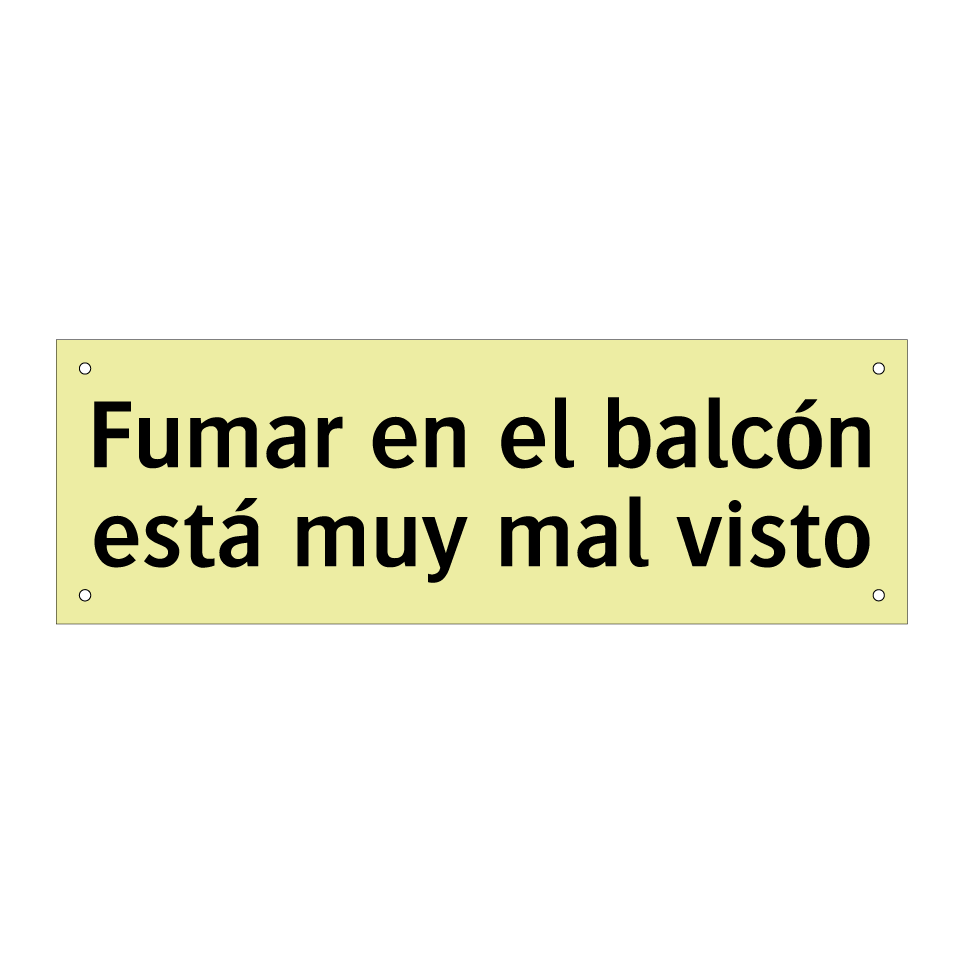 Fumar en el balcón está muy mal visto