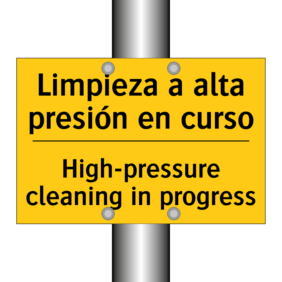 Limpieza a alta presión en curso - High-pressure cleaning in progress