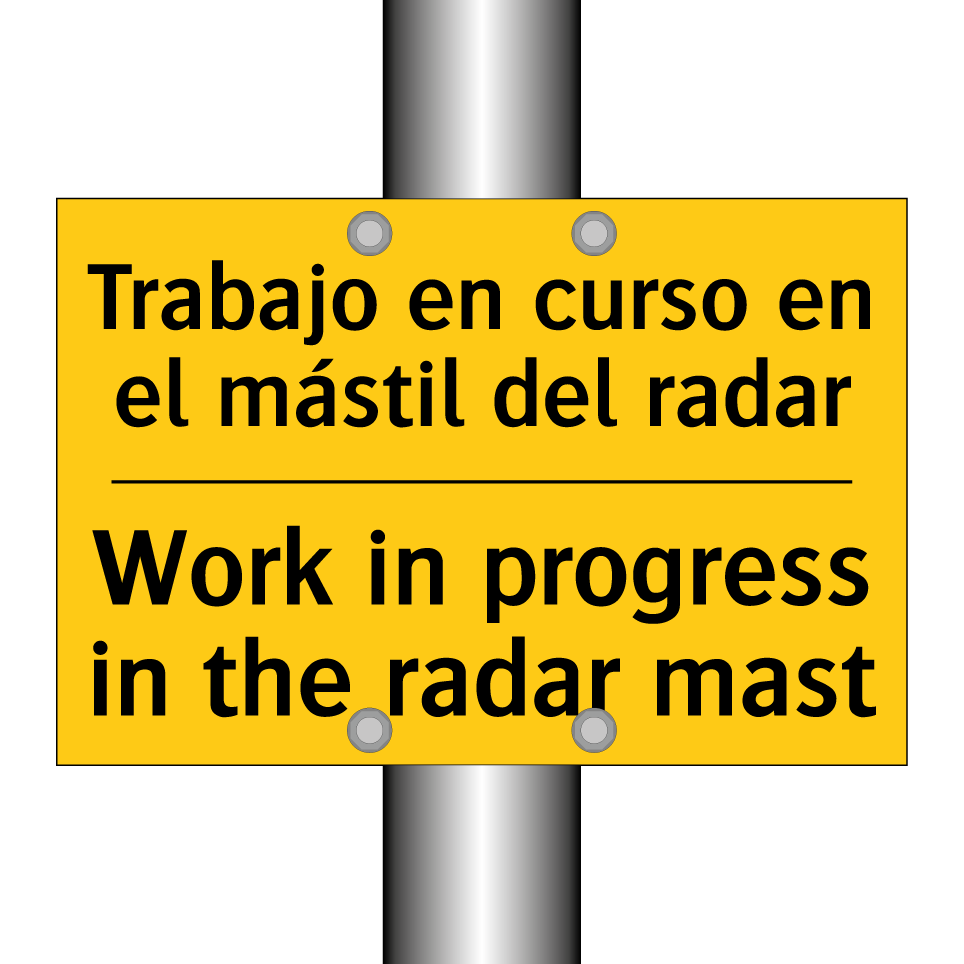 Trabajo en curso en el mástil del radar - Work in progress in the radar mast
