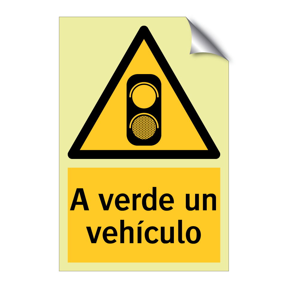 A verde un vehículo