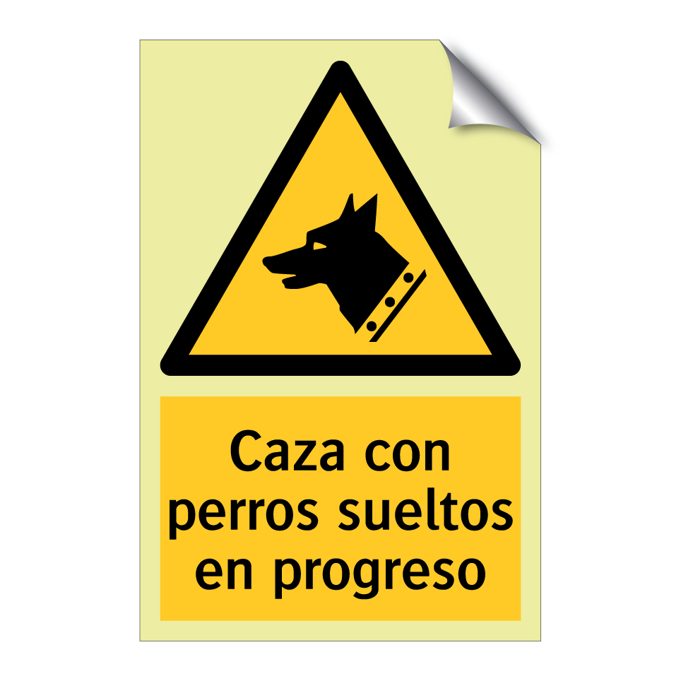 Caza con perros sueltos en progreso