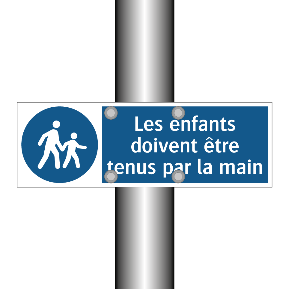 Les enfants doivent être tenus par la main