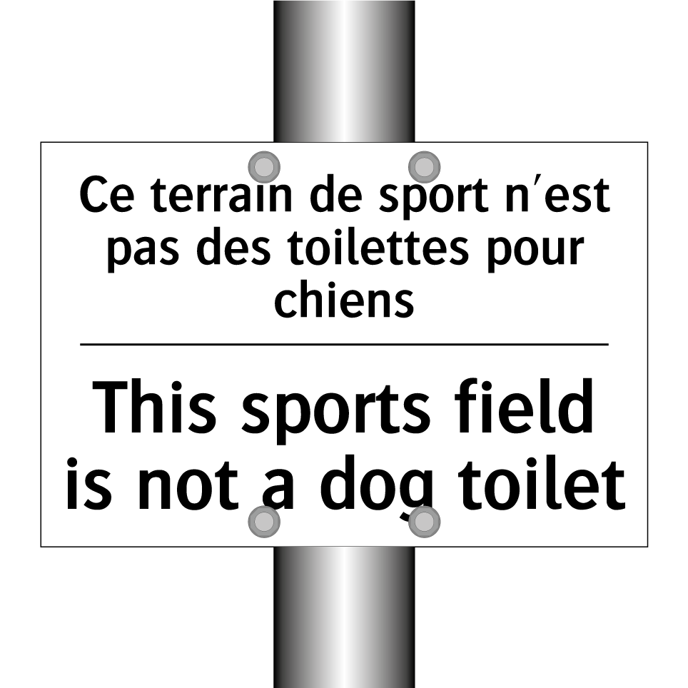 Ce terrain de sport n'est pas /.../ - This sports field is not a dog /.../