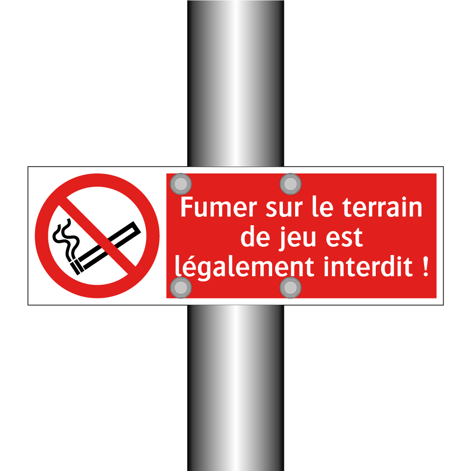 Fumer sur le terrain de jeu est légalement interdit !