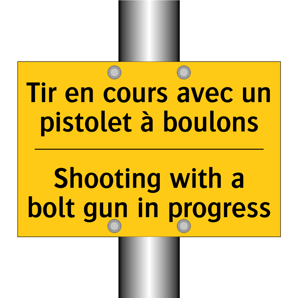 Tir en cours avec un pistolet /.../ - Shooting with a bolt gun in progress /.../