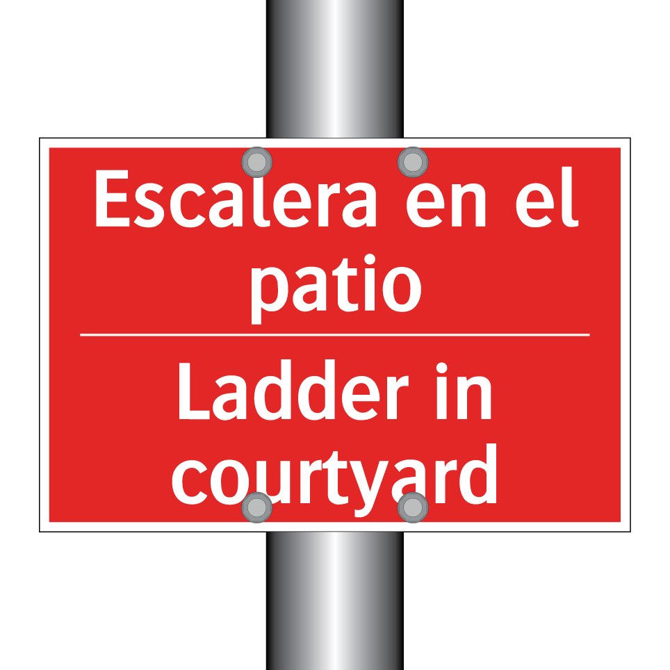 Escalera en el patio - Ladder in courtyard