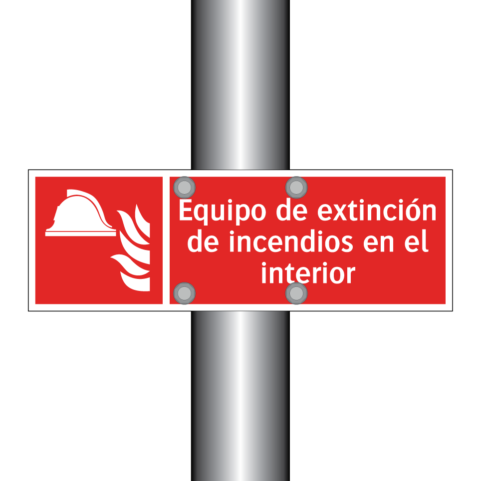 Equipo de extinción de incendios en el interior