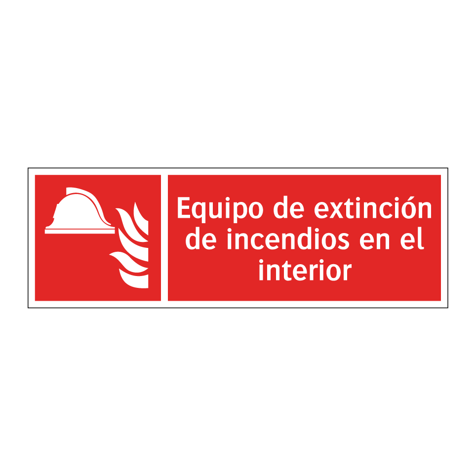 Equipo de extinción de incendios en el interior