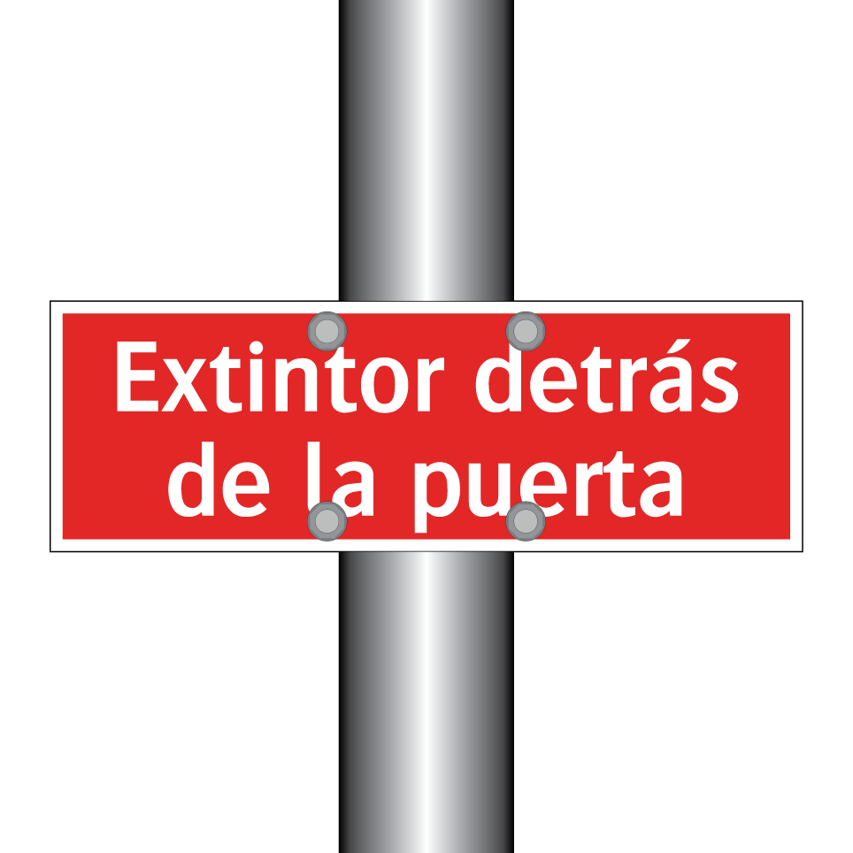 Extintor detrás de la puerta