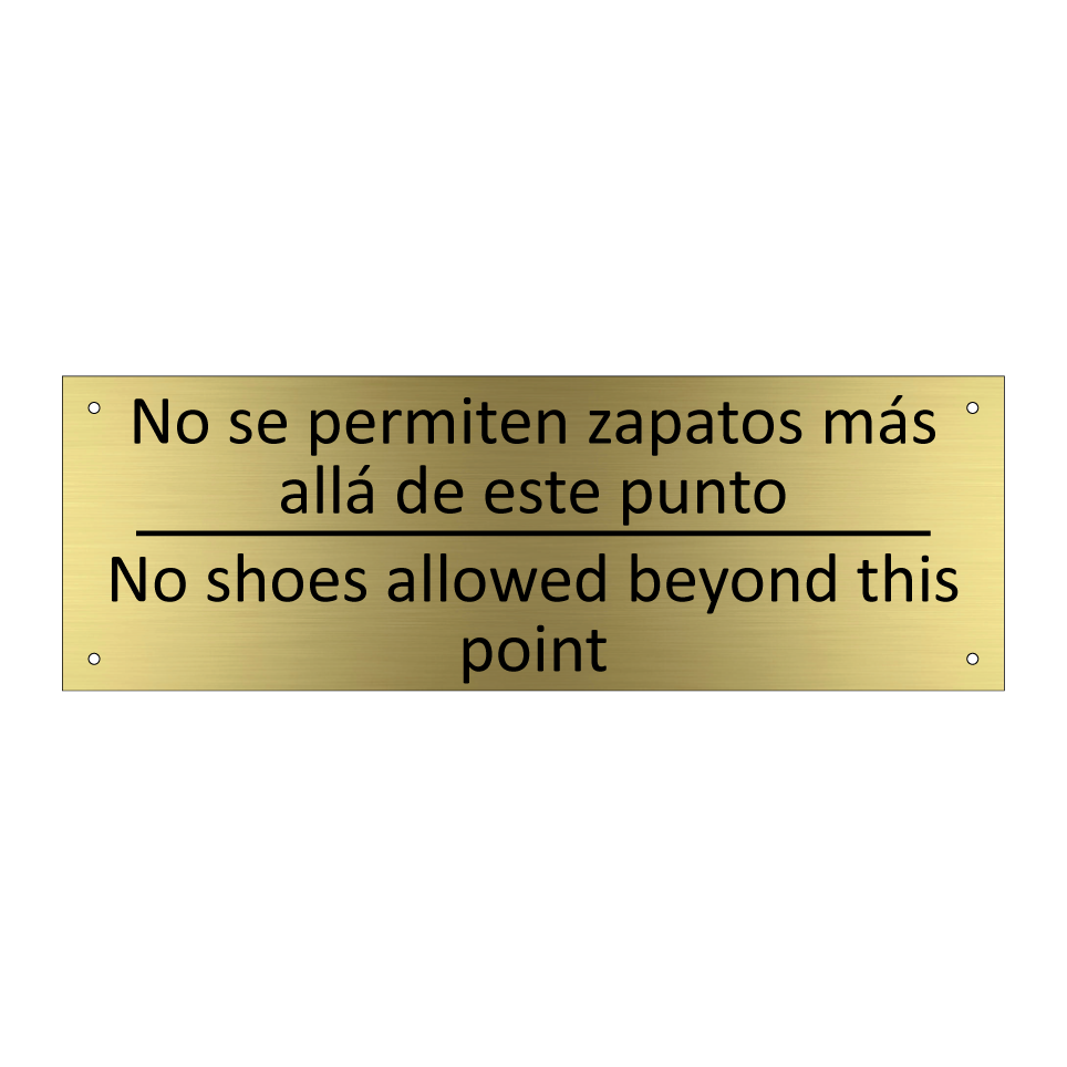 No se permiten zapatos más /.../ - No shoes allowed beyond this /.../