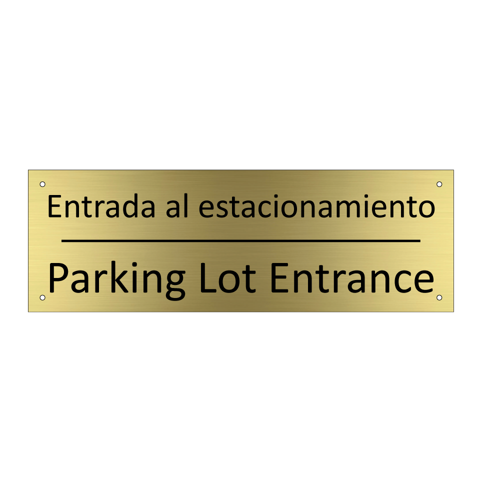 Entrada al estacionamiento - Parking Lot Entrance