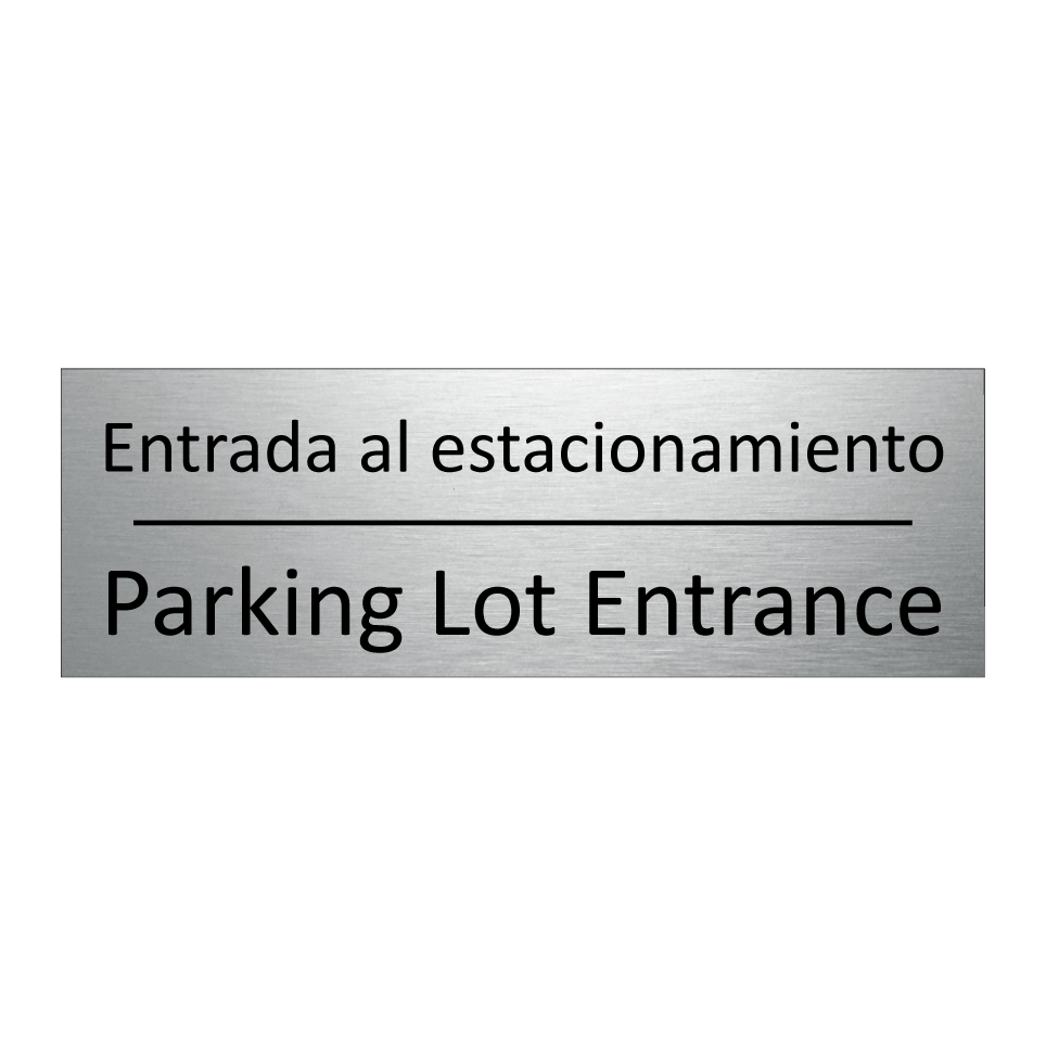 Entrada al estacionamiento - Parking Lot Entrance