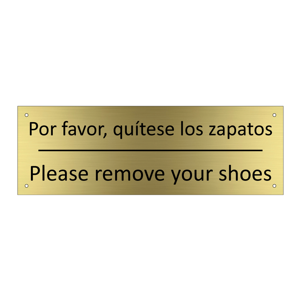 Por favor, quítese los zapatos - Please remove your shoes
