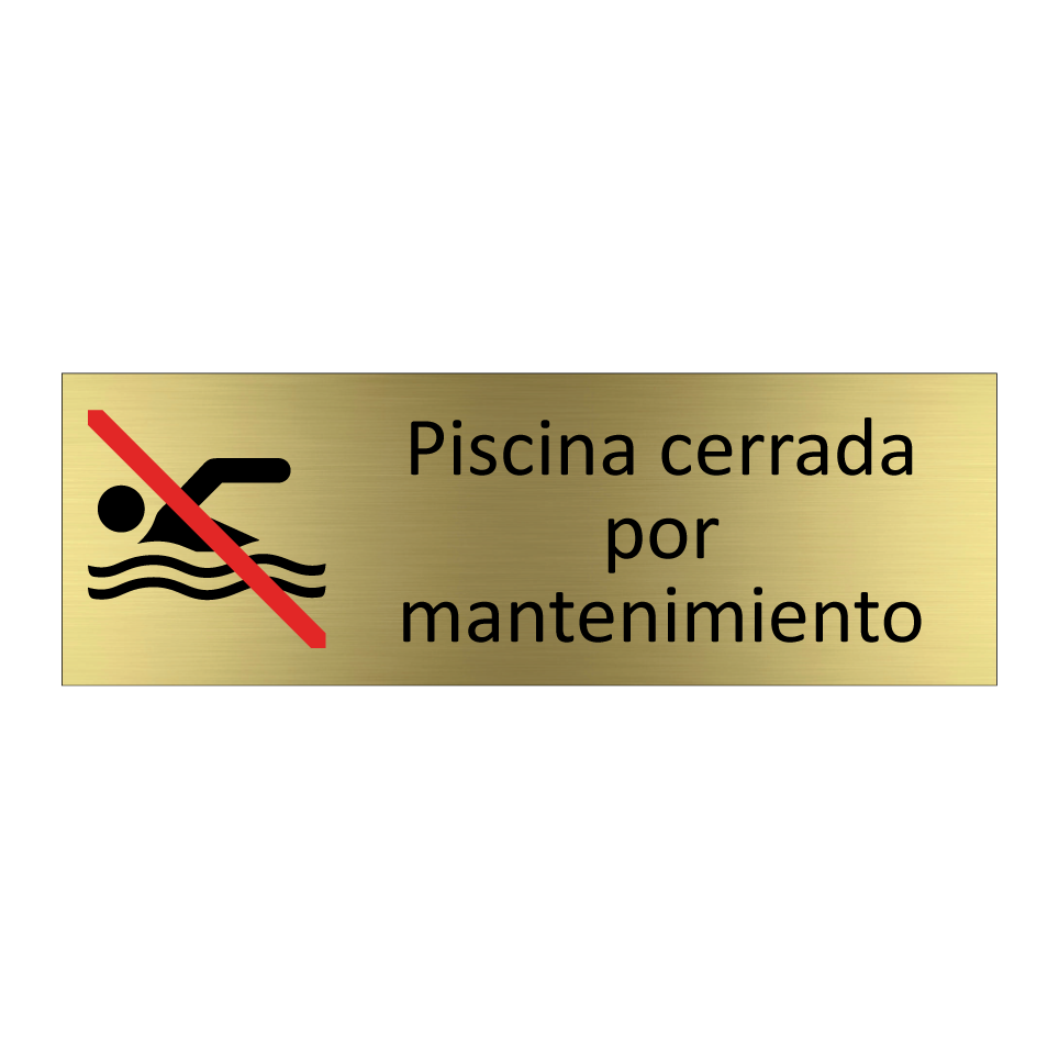 Piscina cerrada por mantenimiento