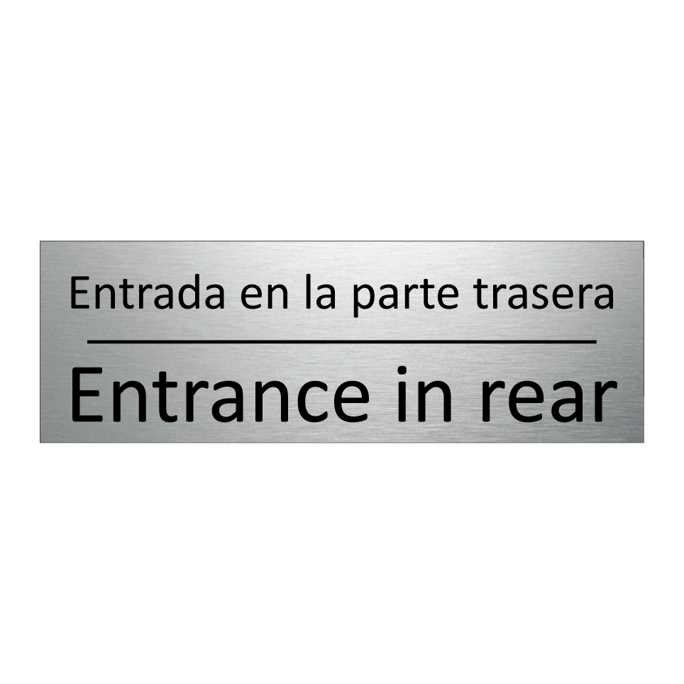 Entrada en la parte trasera - Entrance in rear