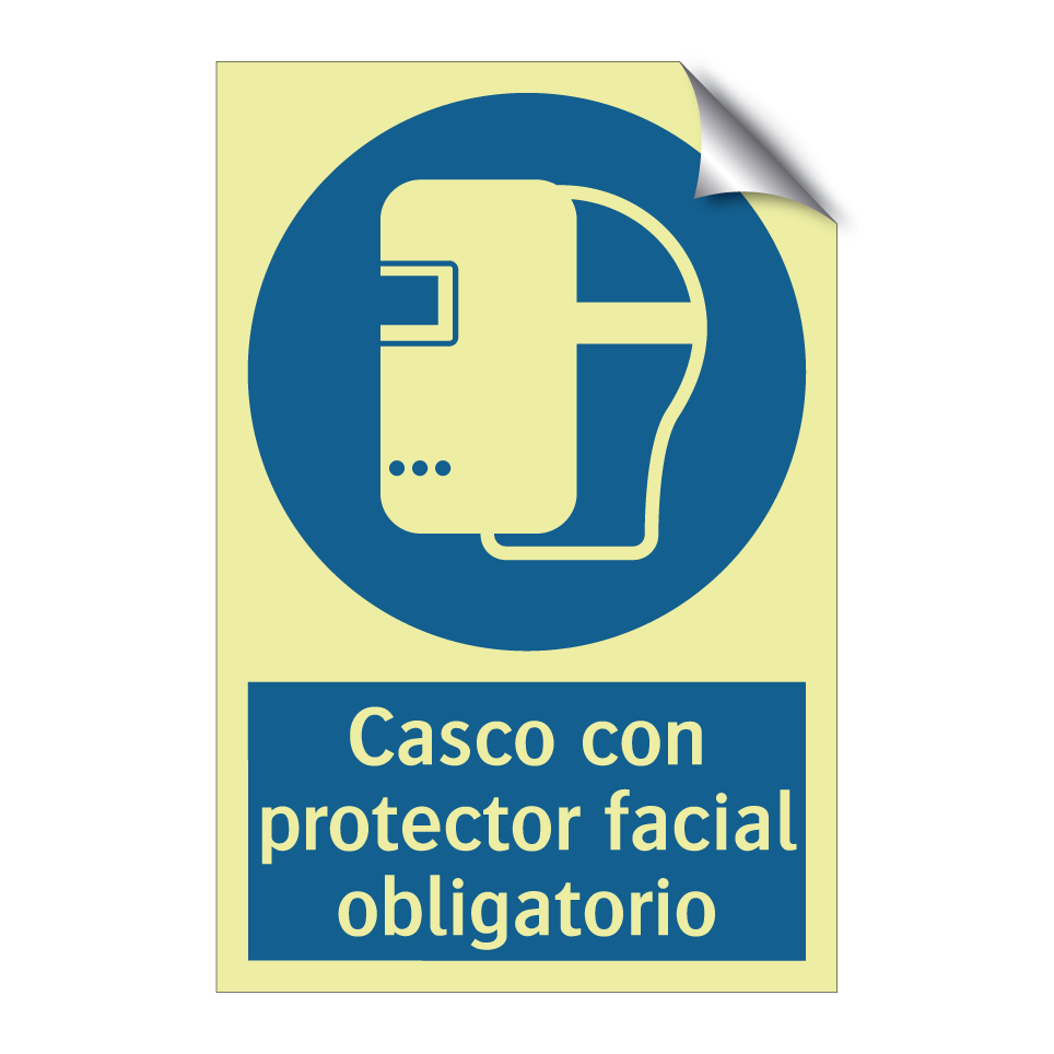 Casco con protector facial obligatorio