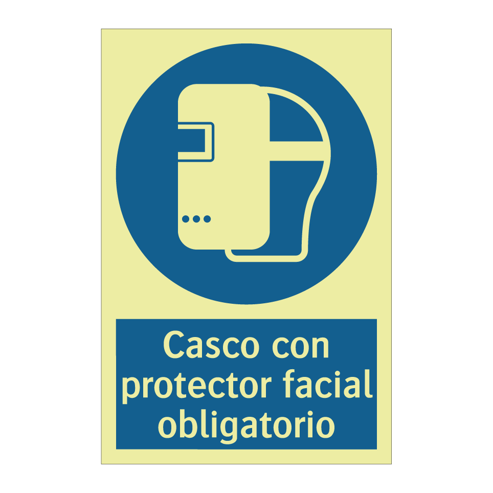 Casco con protector facial obligatorio