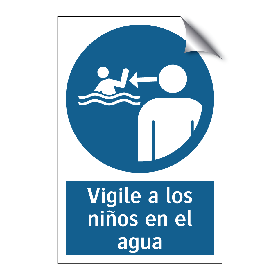 Vigile a los niños en el agua