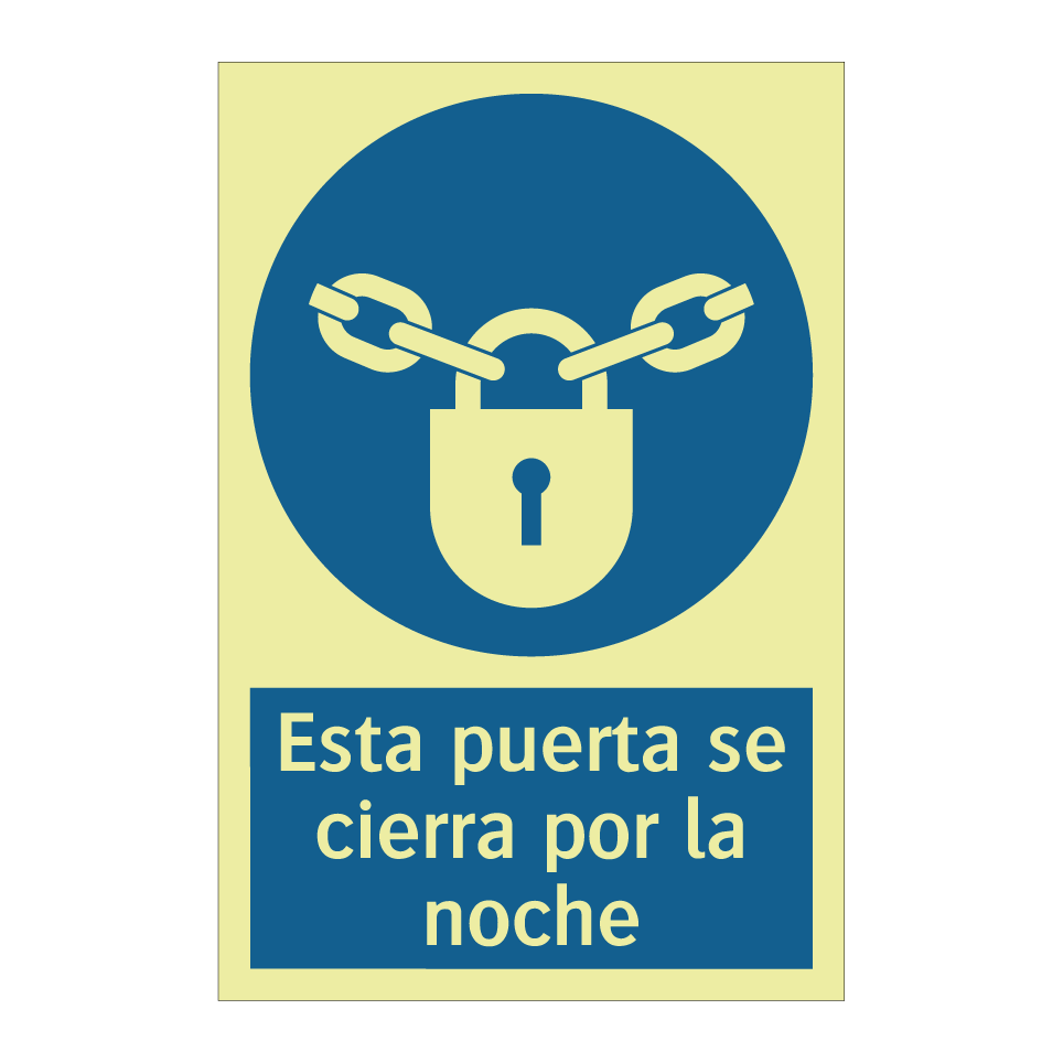 Esta puerta se cierra por la noche