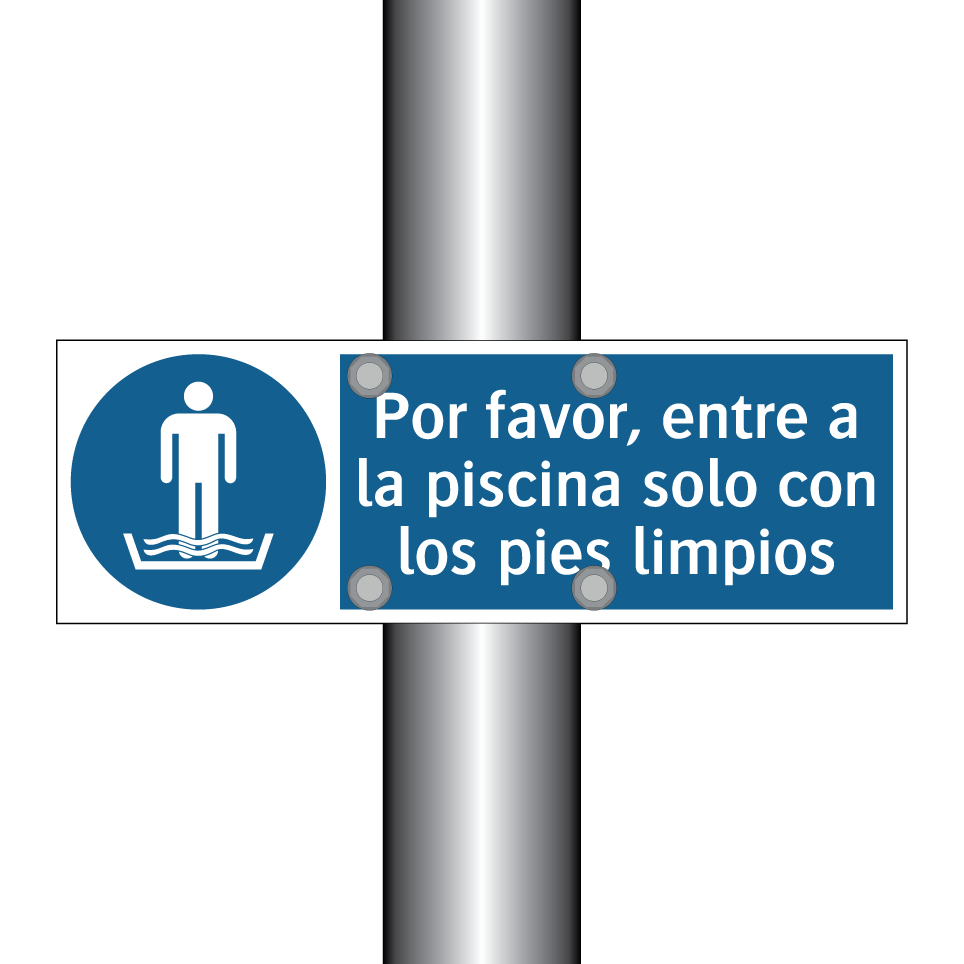 Por favor, entre a la piscina solo con los pies limpios