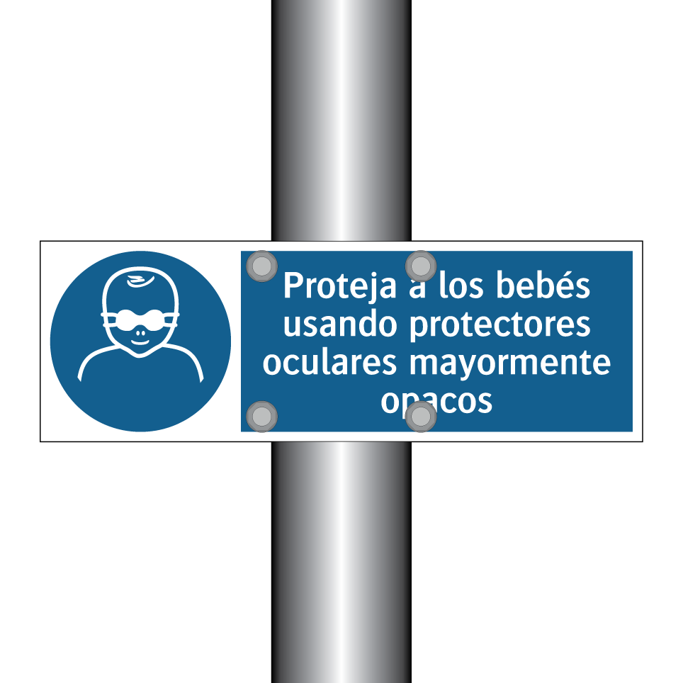 Proteja a los bebés usando protectores oculares mayormente opacos