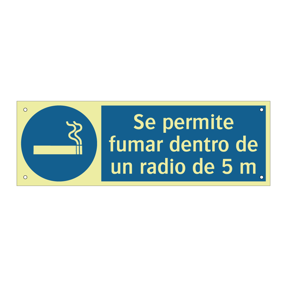 Se permite fumar dentro de un radio de 5 m