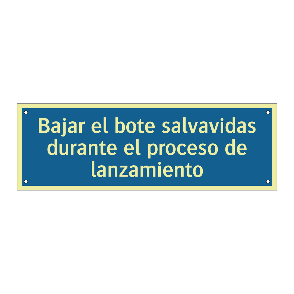 Bajar el bote salvavidas durante el proceso de lanzamiento