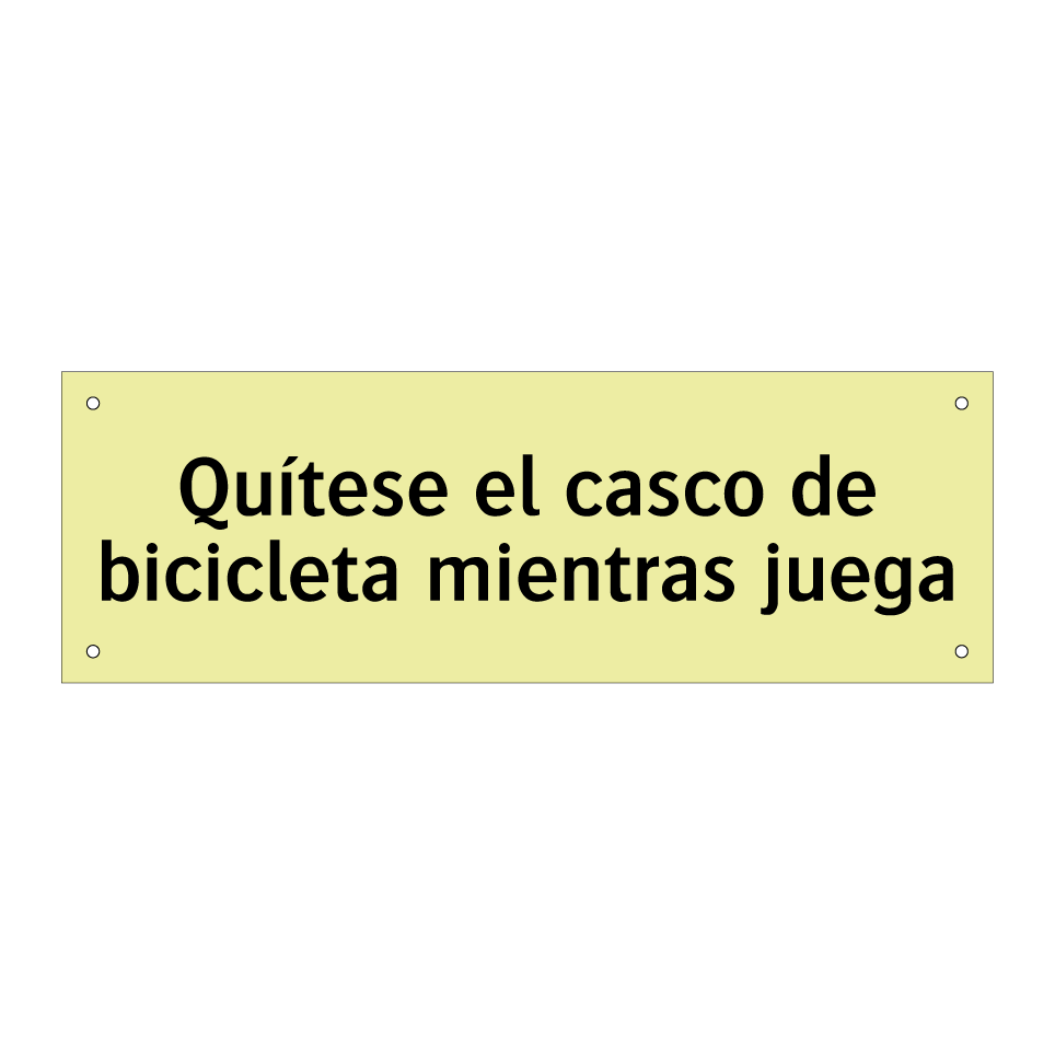 Quítese el casco de bicicleta mientras juega