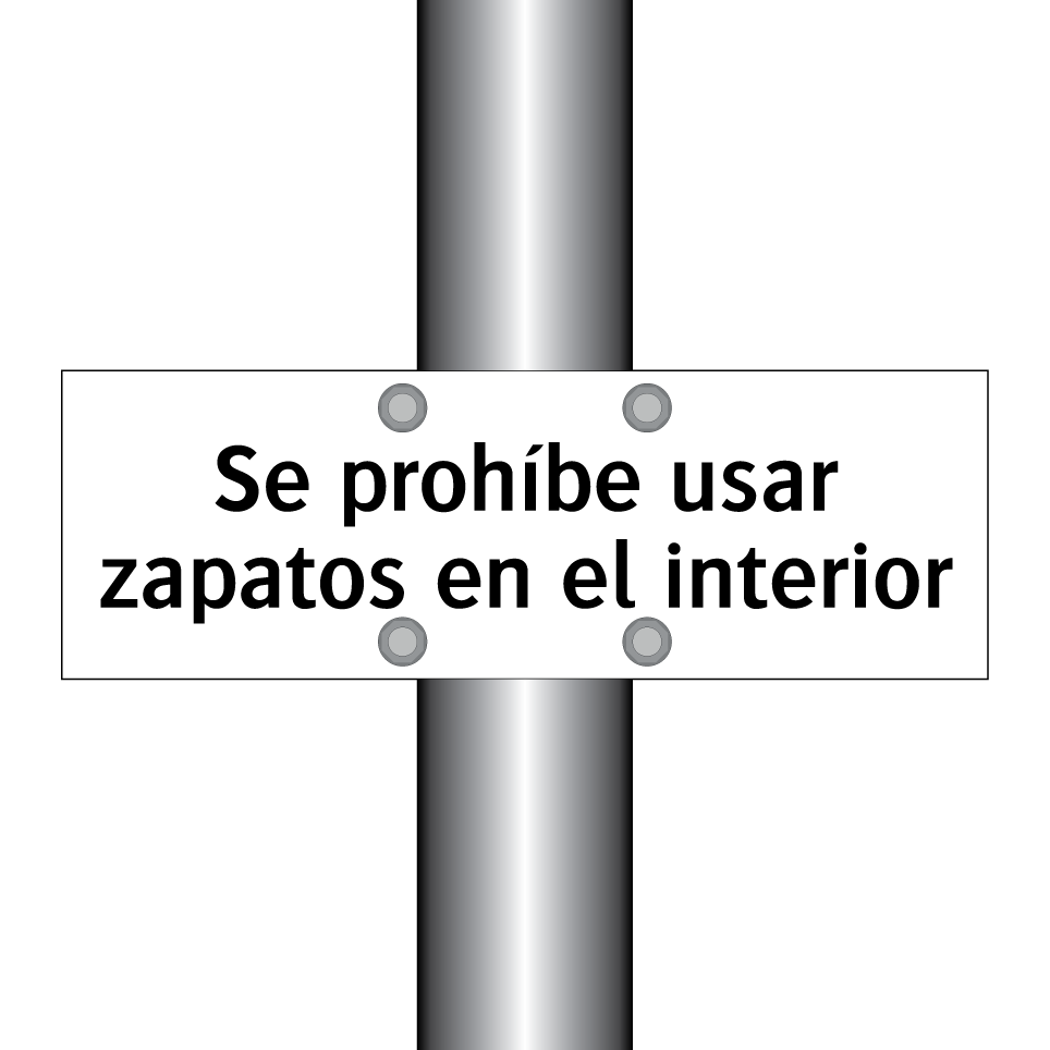 Se prohíbe usar zapatos en el interior