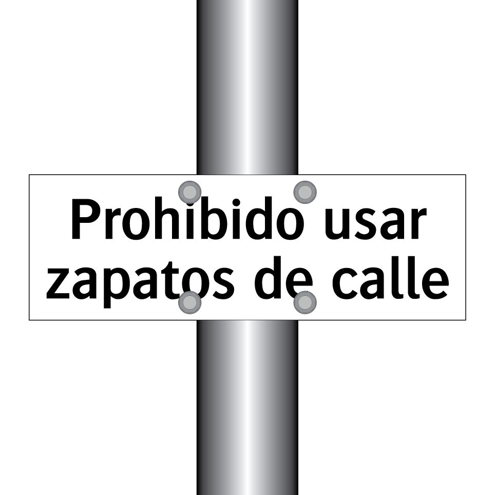 Prohibido usar zapatos de calle