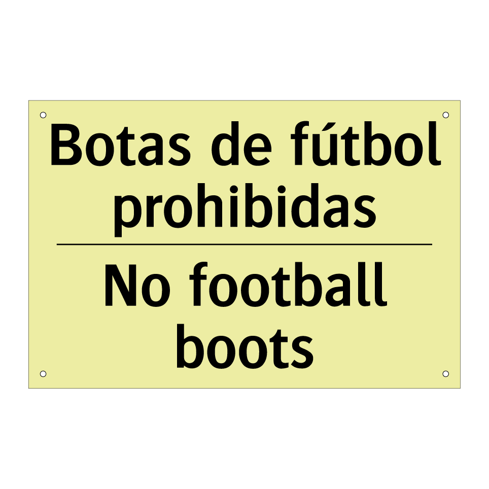 Botas de fútbol prohibidas - No football boots