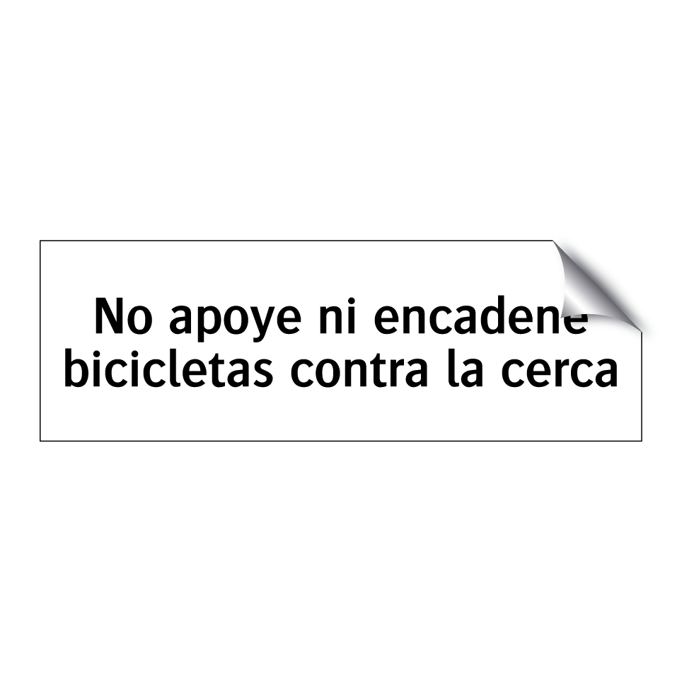 No apoye ni encadene bicicletas contra la cerca