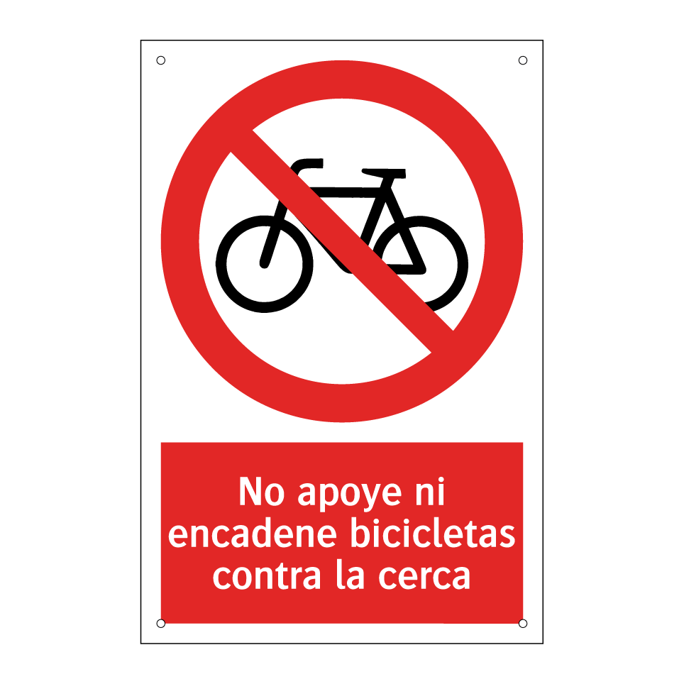 No apoye ni encadene bicicletas contra la cerca